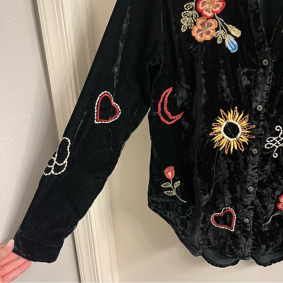NWT Kyla Seo Wrenley Velvet Embroidered Long Sleeve Button Down Shirt Size Small - Picture 4 of 14